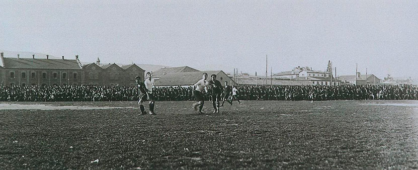 El Hipódromo, uno de los primeros testigos del nacimiento de Osasuna. En Azanza, J. (2007). Fútbol y arquitectura: estadios, las nuevas catedrales del siglo XXI.