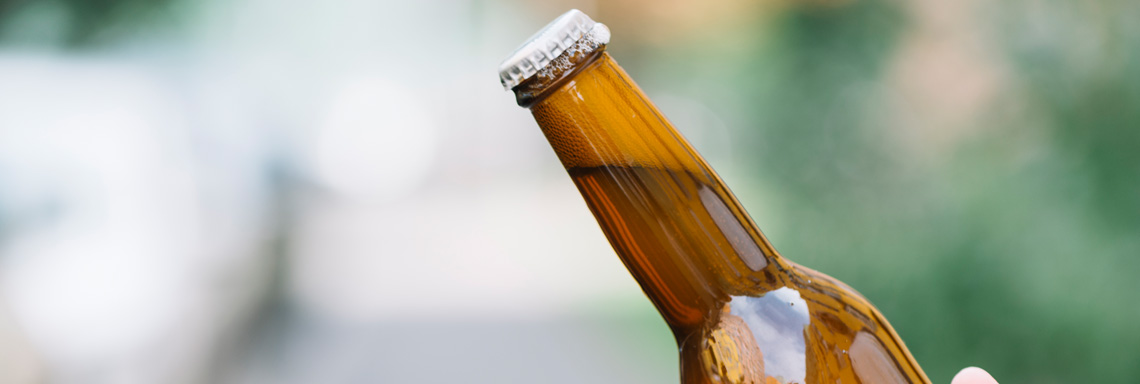 Estudiantes de Marketing trabajan en un briefing de San Miguel para conectar la marca con la Generación Z