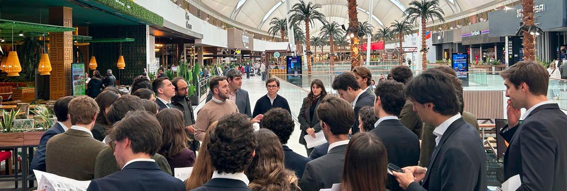 Estudiantes del Máster en Real Estate visitan el centro comercial Xanadú