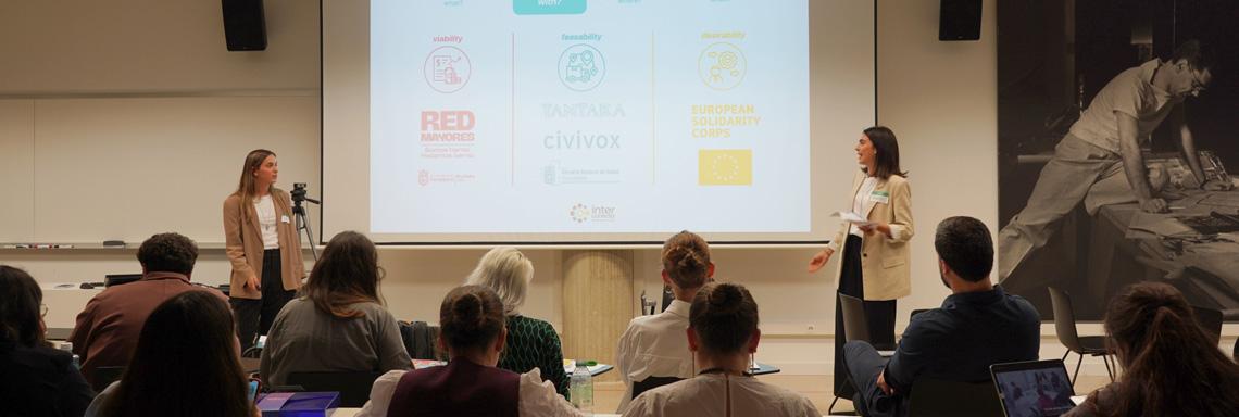 Los estudiantes de 3º de Diseño de la Mención en Servicios presentan sus proyectos finales