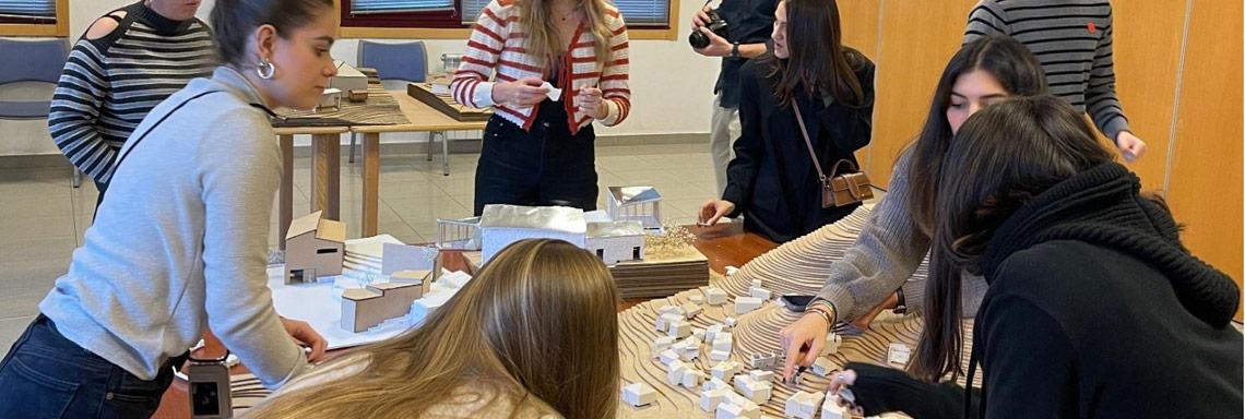 En medios: estudiantes de Arquitectura atienden los retos y problemáticas del área rural de Galicia