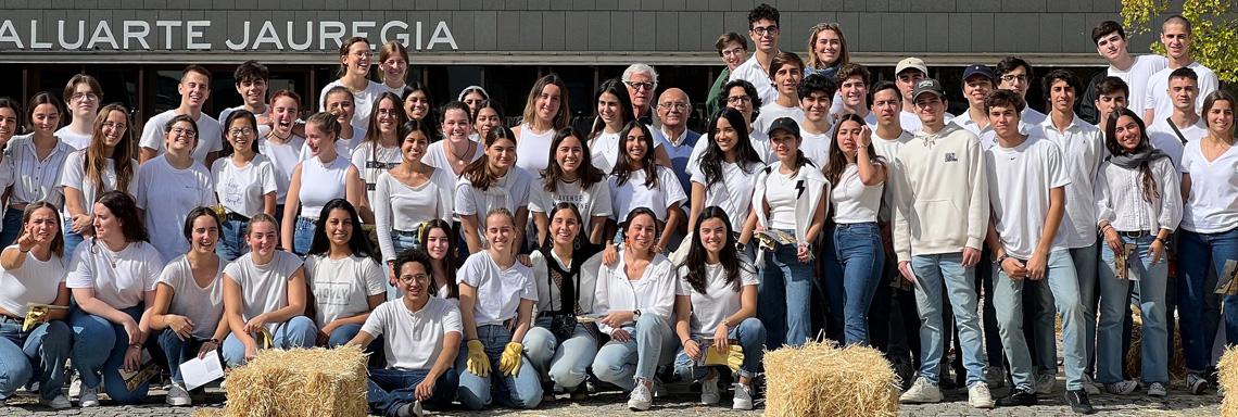 ¿Pacas de heno en la plaza del Baluarte? Celebramos los Encuentros del 72