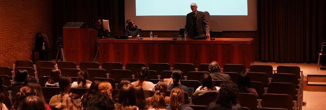 Los alumnos de 2º de Diseño aprenden sobre ergonomía con Jordi Mañá y Tito Favaro