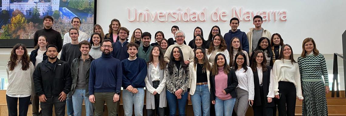 Los estudiantes del MDGAE participan en un ‘workshop’ con César Ruiz Larrea y Miguel Díaz