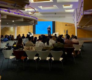 Los alumnos del MUA visitan el Espacio Bertelsmann