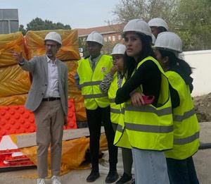 The students of Master's Degree at design and management and Environmental Buildings visit a MADC Arquitectos construction site in Madrid.
