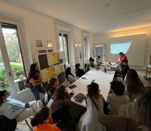 The 3rd year students of the accredited specialization in design Services visit Milan