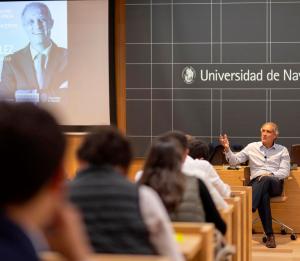  Raúl González, CEO EMEA group Barceló, offers his vision of the Spanish hotel sector in the 'Alumni RE Club talks'.