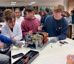 Architecture students participate in an innovation project  professor  with machines donated by Saltoki