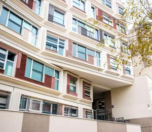 MUA students visit EMBT's social housing in Barajas and a facade rehabilitation by STO