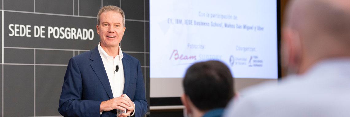 Greg Burke: &#34;La comunicación interna y los RRHH deben trabajar juntos para crear cultura corporativa&#34;
