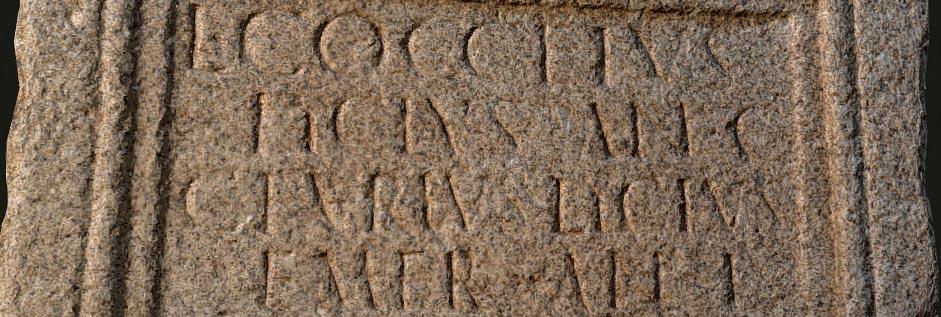 Epitáfio de três indivíduos (51-150 d.C.)