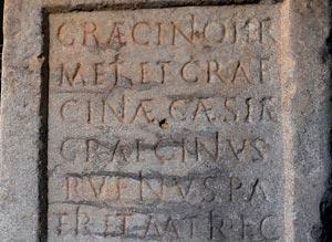 Epitáfio da família Graecinia (101-200 A.D.)