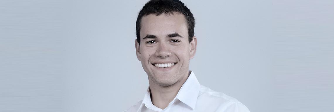 &#34;La Universidad de Navarra me ha dotado de una alta capacidad de análisis y de razonamiento&#34;