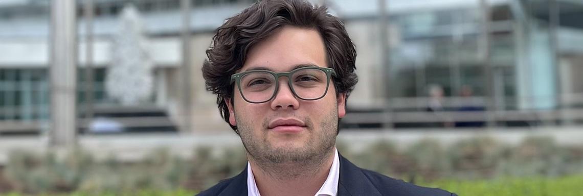 &#34;La formación en Filosofía me aportó herramientas muy necesarias, como procesos de pensamiento, lectura crítica o pensar de manera independiente.&#34;