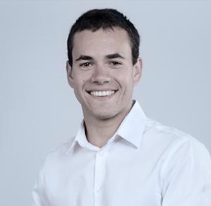"La Universidad de Navarra me ha dotado de una alta capacidad de análisis y de razonamiento"