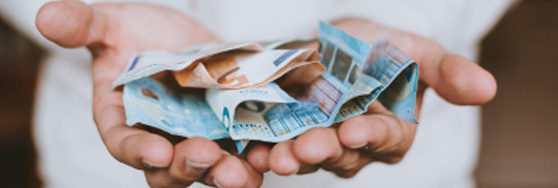 Ayuda social, incentivos y comportamiento de los hogares