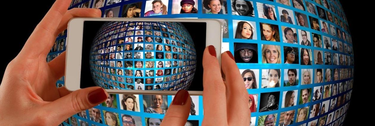 El móvil se consolida como principal dispositivo para informarse (81%) y crece la popularidad de los altavoces (23%) y relojes inteligentes (19%)