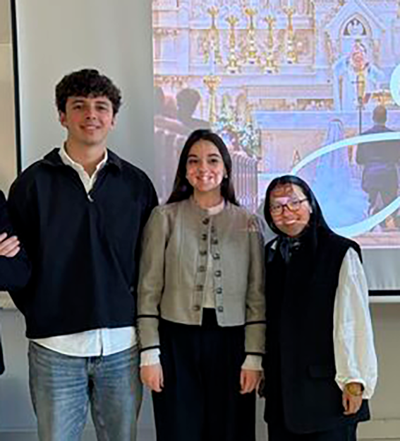 Jaime Bazarra con Claudia Lindner y María Hertogs