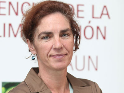 Icíar Astiasarán, decana de la Facultad de Farmacia, pronuncia una conferencia e